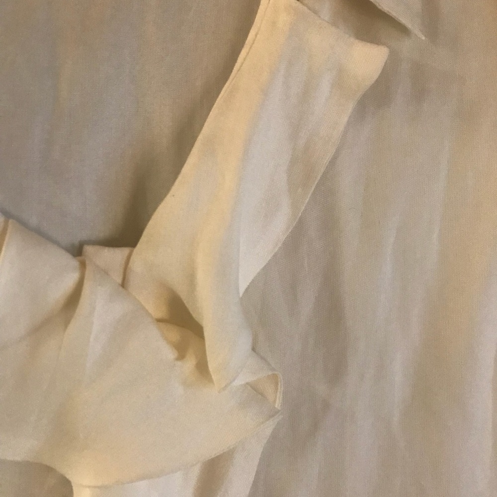 Express Ruffle Blouse - Picture 2 of 3